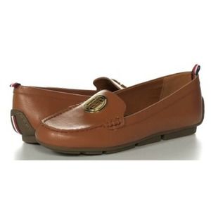NWOT Tommy Hilfiger Harmen Loafer Shoes Flats Size 8 Faux Leather